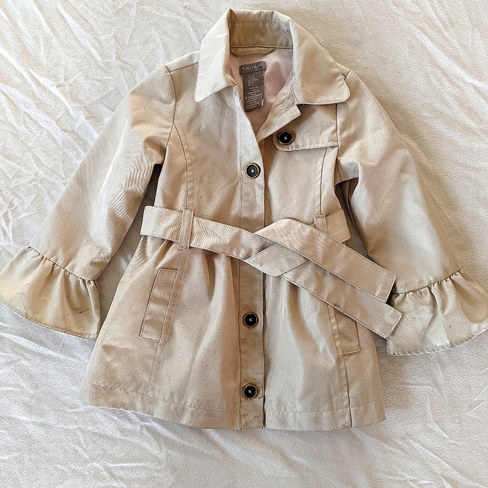 Belted Tahari raincoat / trenchcoat